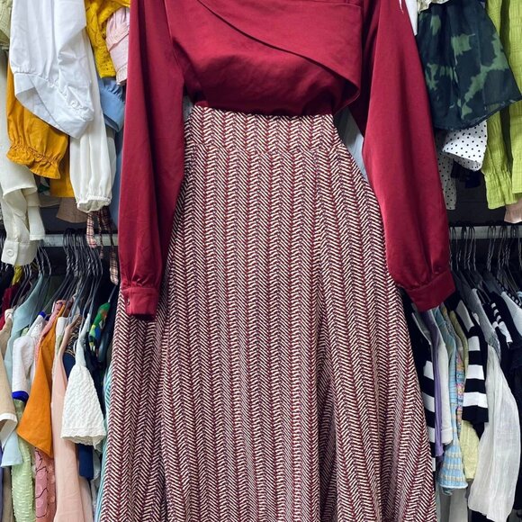 Red dress - Picture 1 of 3